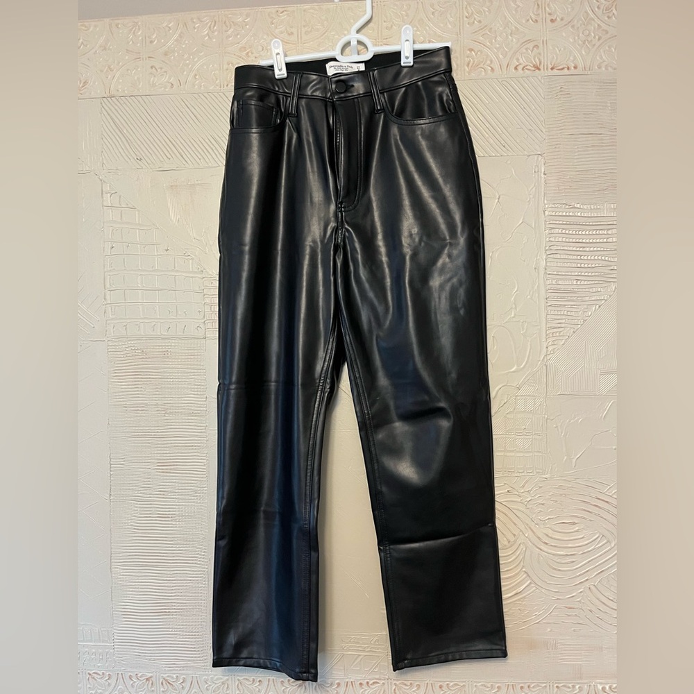 EUC faux black leather Abercrombie & Fitch ankle straight pants, size 27 or 4